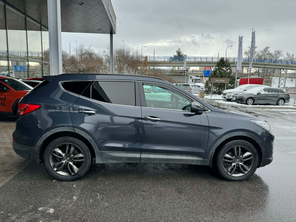 OC199V01083_15.webp_SANTA FE Premium 2.2 CRDI 145 kW automat