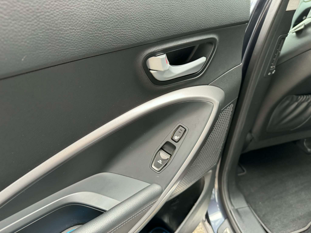 OC199V01083_30.webp_SANTA FE Premium 2.2 CRDI 145 kW automat