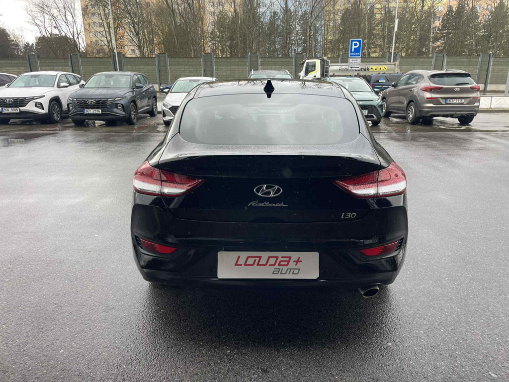 OC199V01092_15.webp_I30 Smart 1.5 TGDI 118 kW manuál