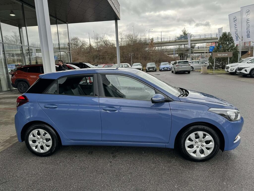 OC199V01093_15.webp_I20 Comfort 1.2 MPI 61 kW manuál