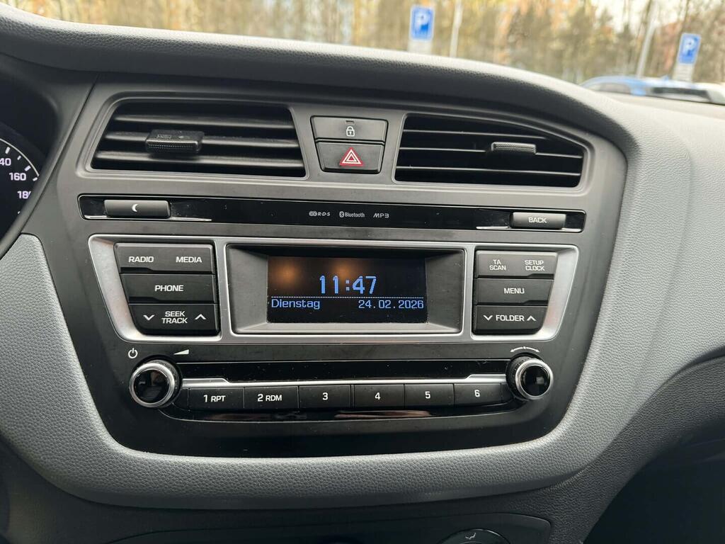 OC199V01093_20.webp_I20 Comfort 1.2 MPI 61 kW manuál