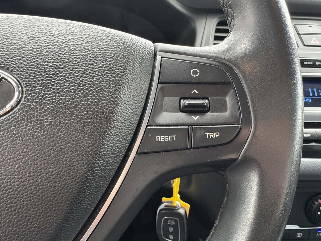 OC199V01093_24.webp_I20 Comfort 1.2 MPI 61 kW manuál