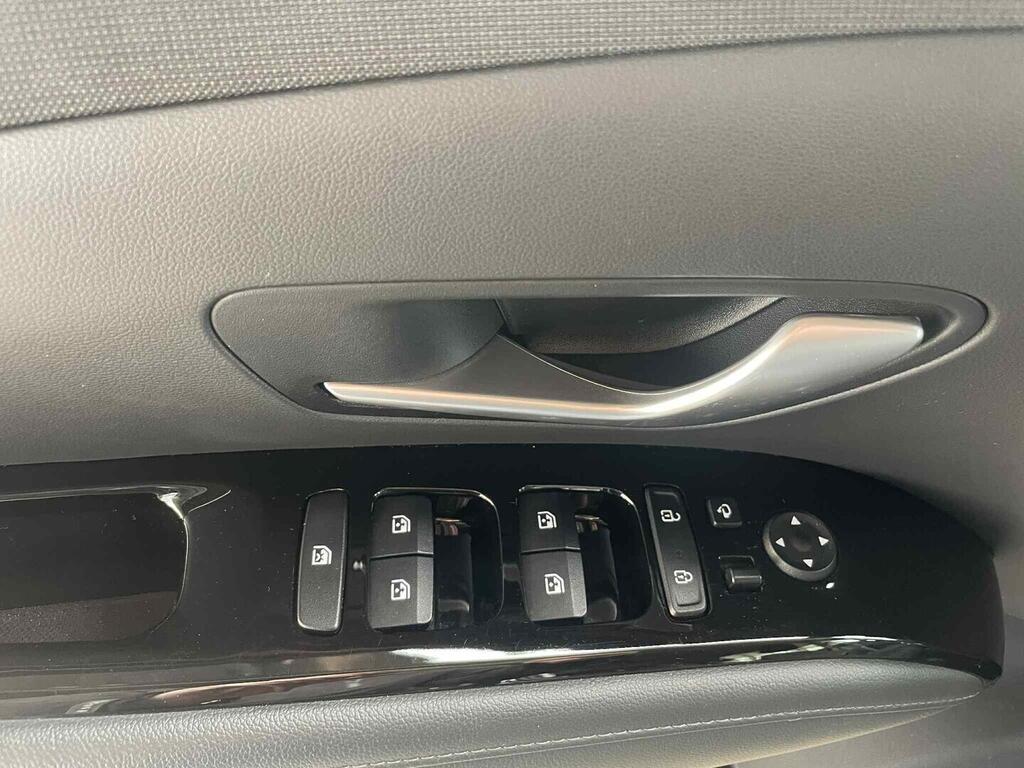 OC199V01104_19.webp_TUCSON Smart NAV 1.6 TGDI 110 kW manuál