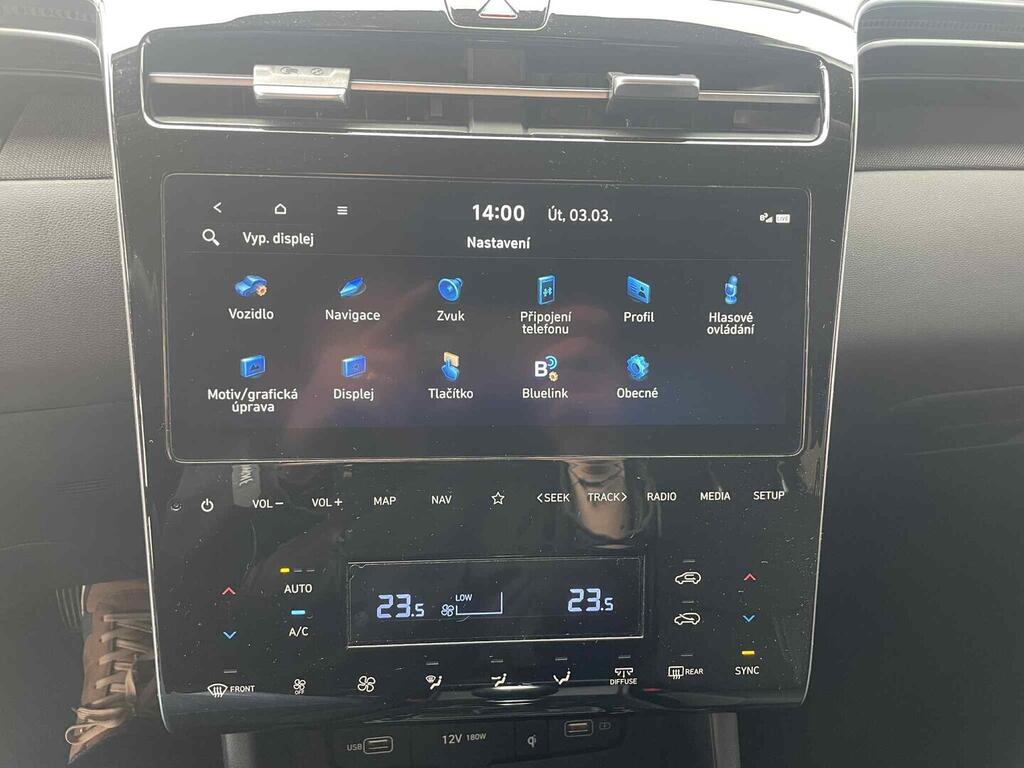 OC199V01104_23.webp_TUCSON Smart NAV 1.6 TGDI 110 kW manuál