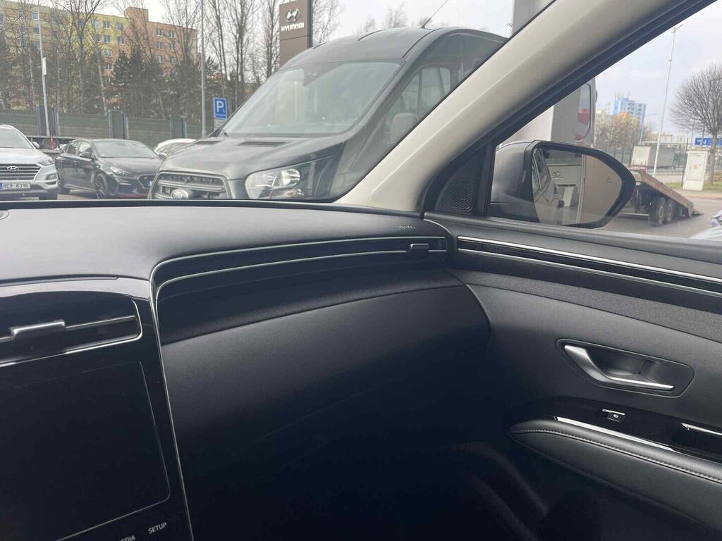 OC199V01104_28.webp_TUCSON Smart NAV 1.6 TGDI 110 kW manuál