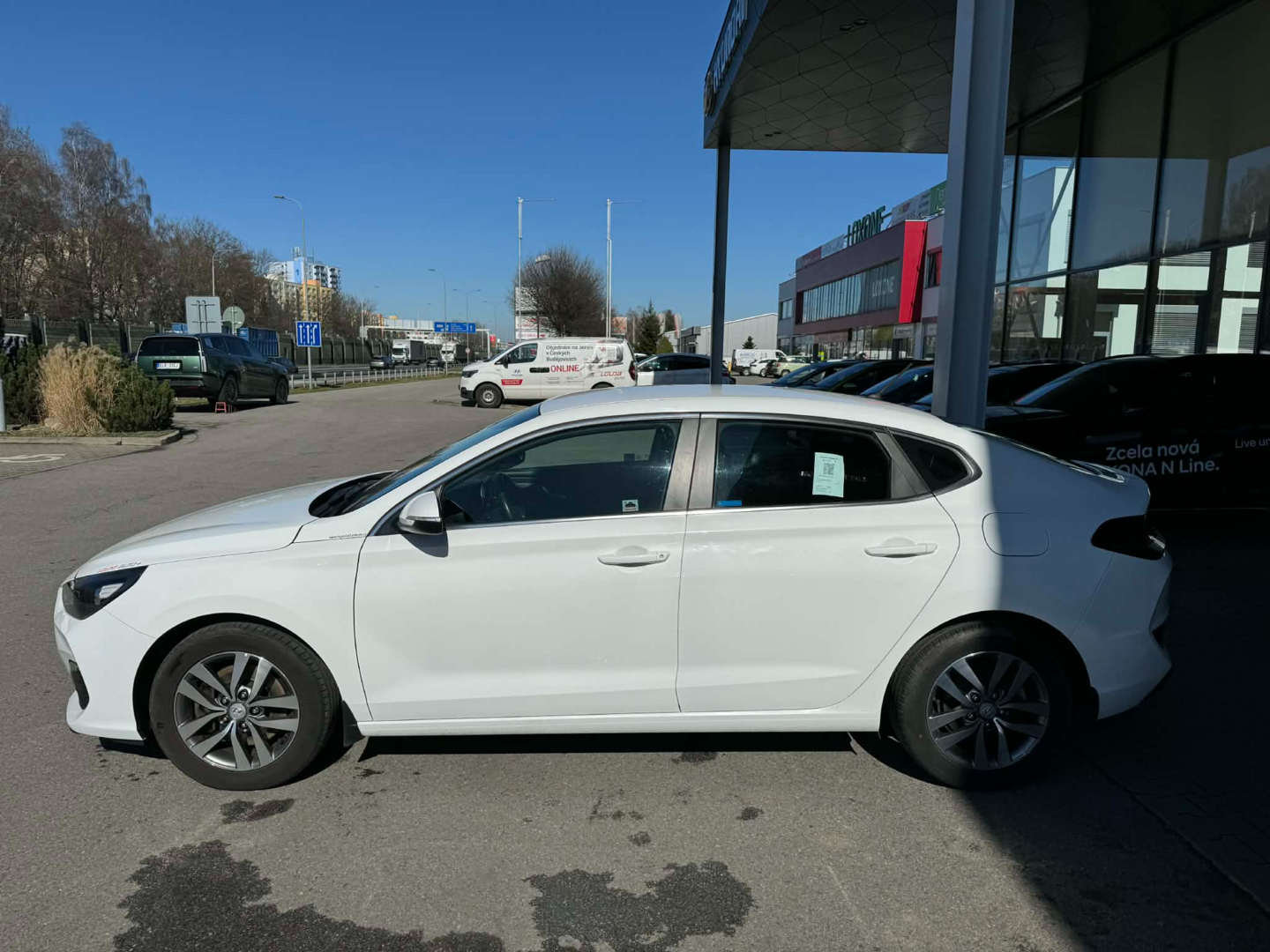 OC199V01109_11.webp_I30 FASTBACK Comfort 1.0 TGDI 88 kW manuál