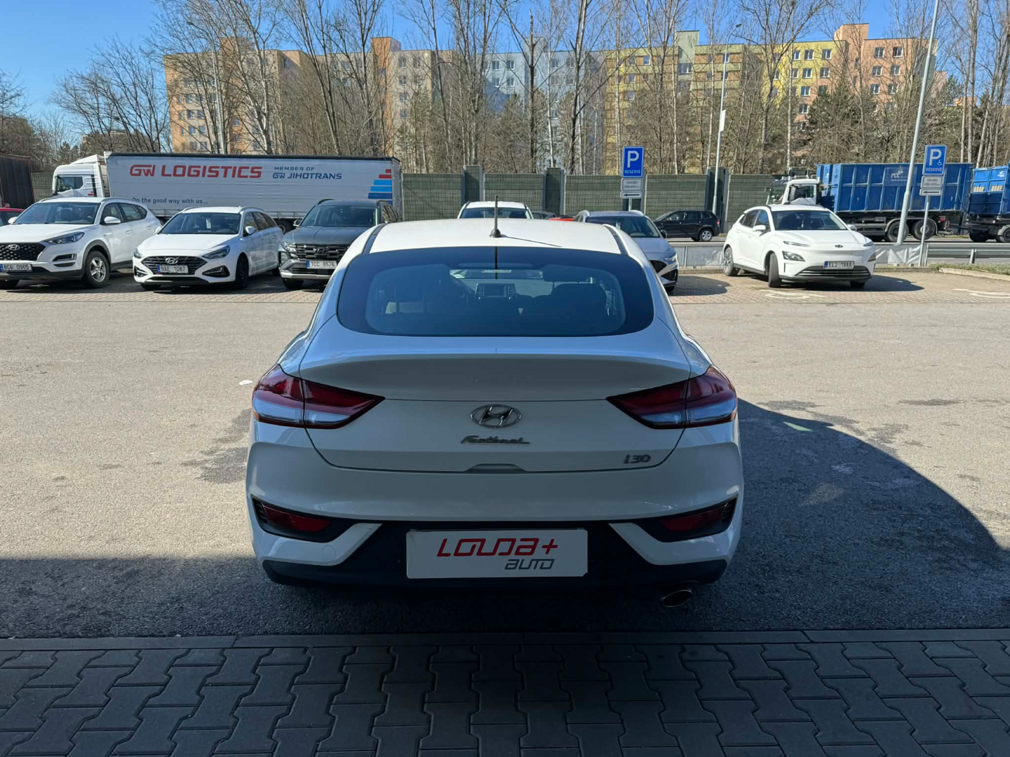 OC199V01109_13.webp_I30 FASTBACK Comfort 1.0 TGDI 88 kW manuál