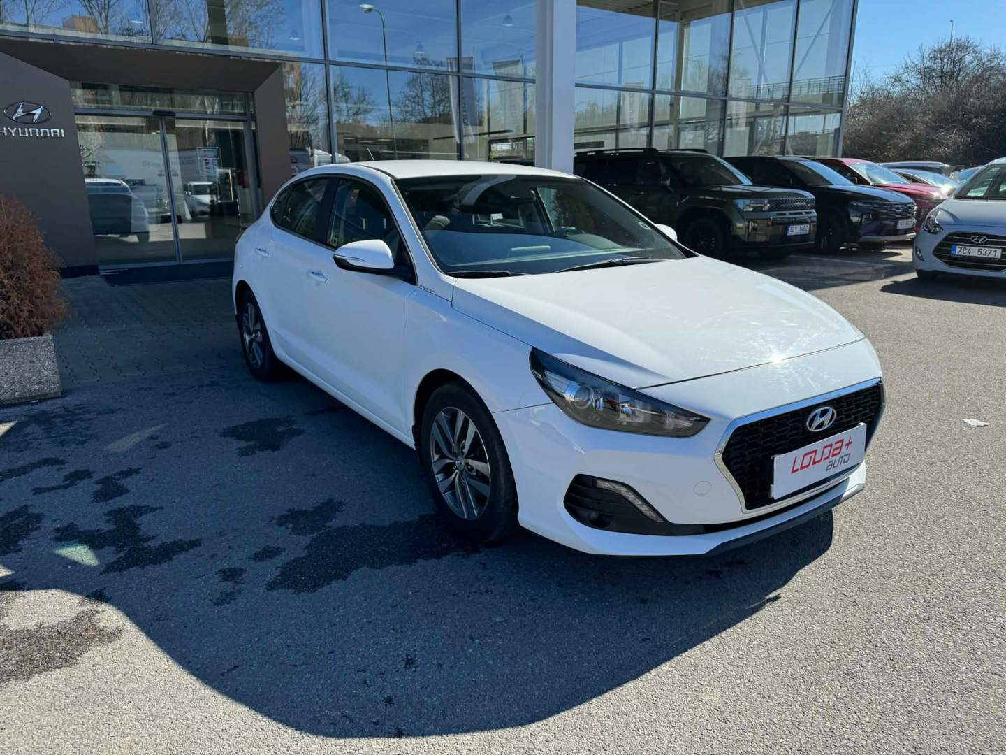 OC199V01109_16.webp_I30 FASTBACK Comfort 1.0 TGDI 88 kW manuál