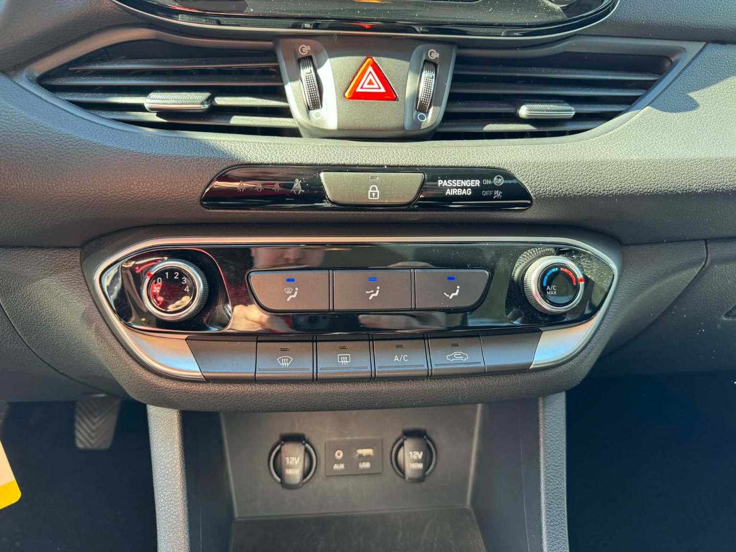 OC199V01109_21.webp_I30 FASTBACK Comfort 1.0 TGDI 88 kW manuál