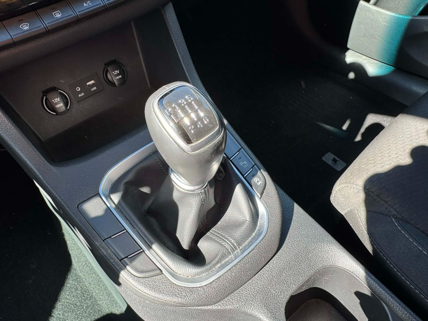 OC199V01109_22.webp_I30 FASTBACK Comfort 1.0 TGDI 88 kW manuál