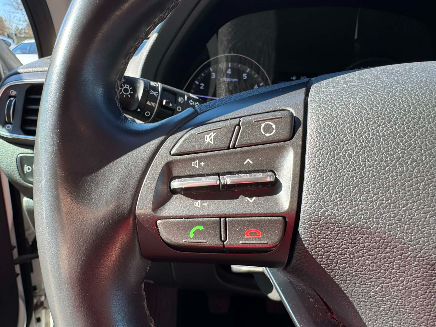 OC199V01109_25.webp_I30 FASTBACK Comfort 1.0 TGDI 88 kW manuál