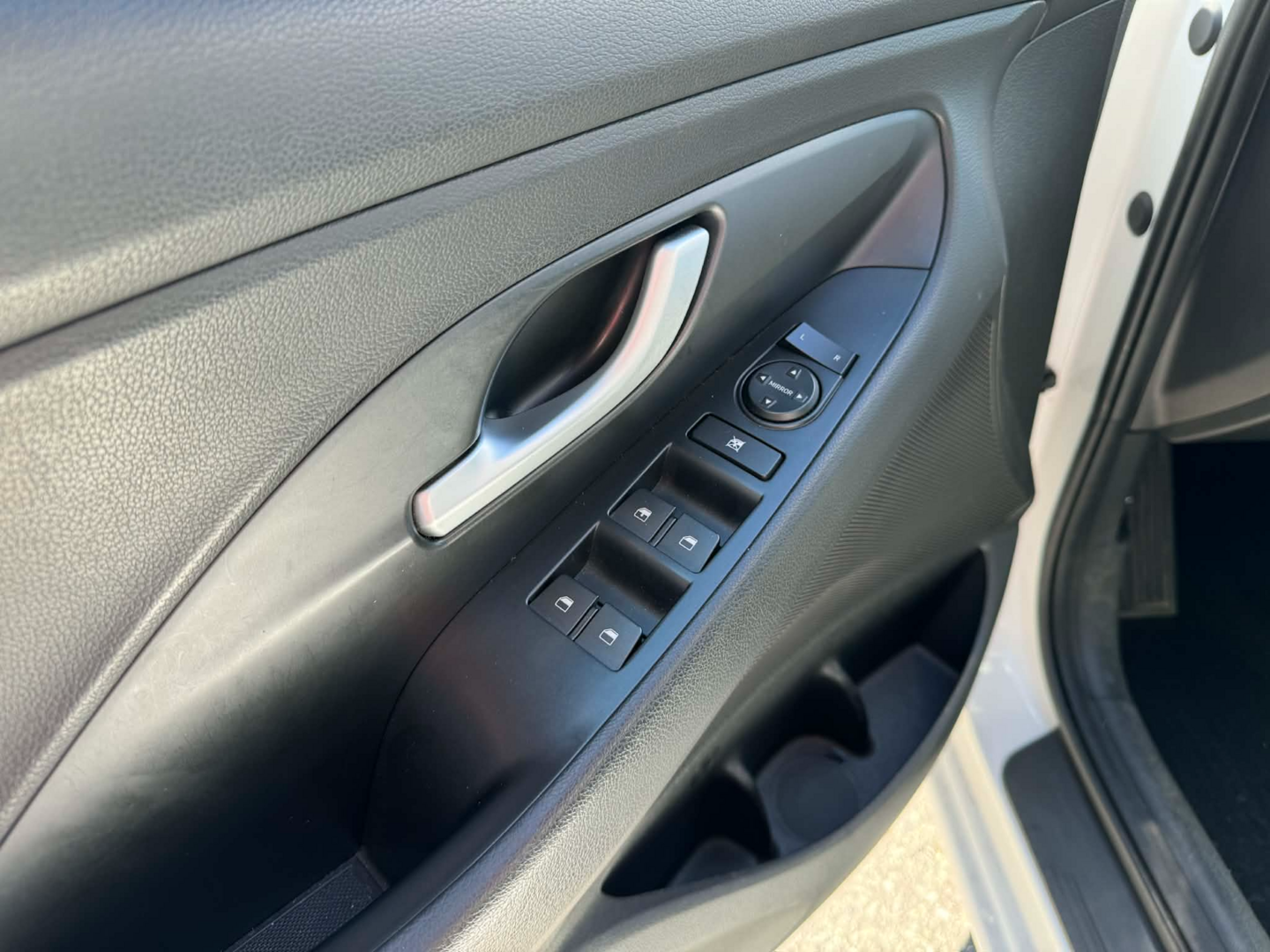 OC199V01109_28.webp_I30 FASTBACK Comfort 1.0 TGDI 88 kW manuál