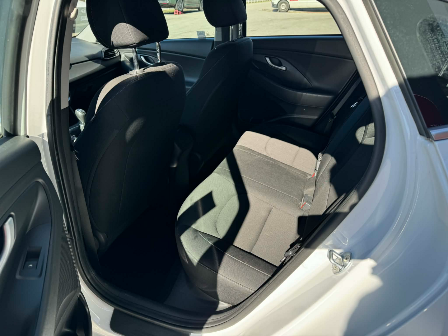 OC199V01109_29.webp_I30 FASTBACK Comfort 1.0 TGDI 88 kW manuál