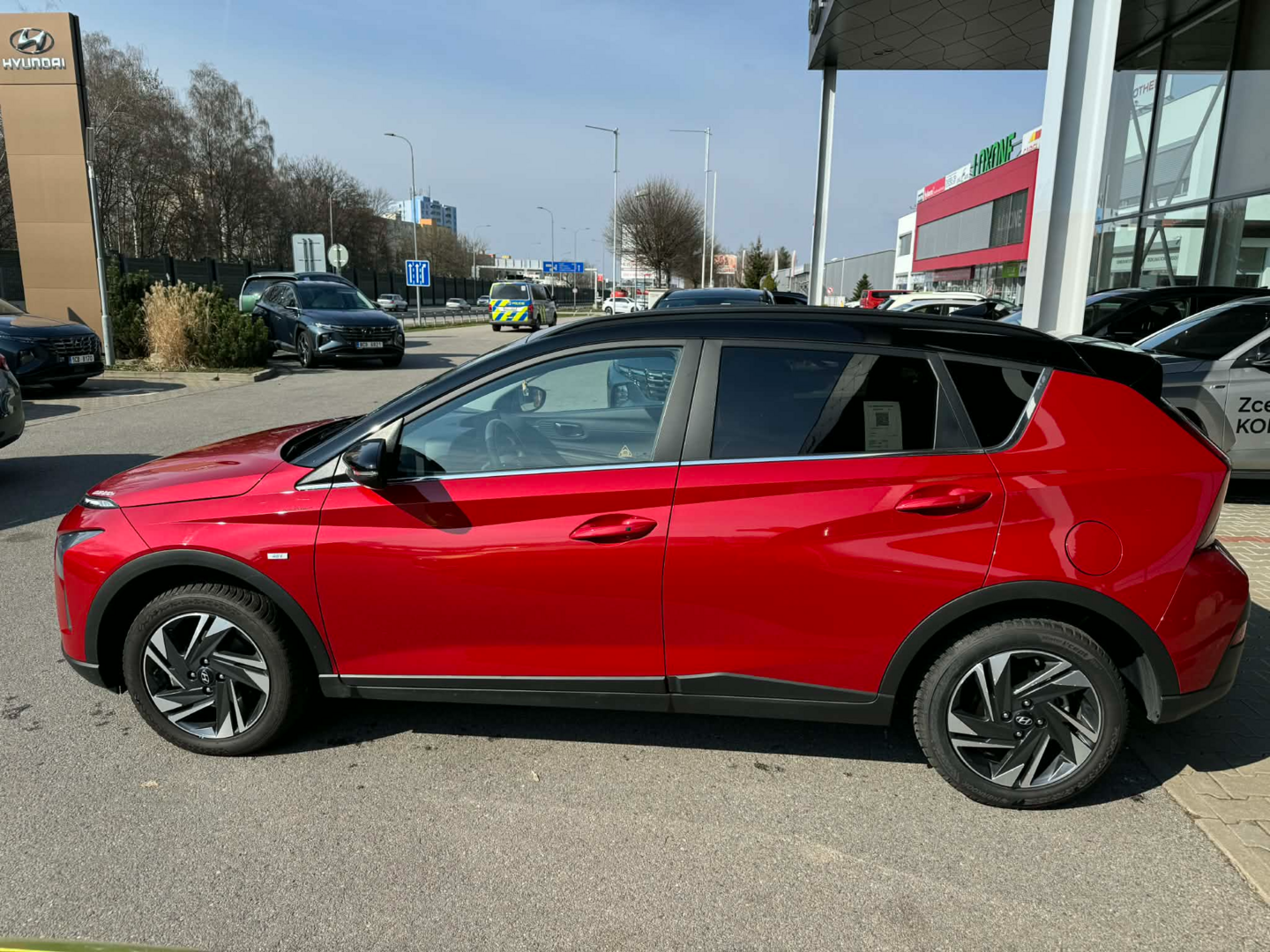 OC199V01117_11.webp_BAYON Style Premium 1.0 T-GDI 88 kW automat