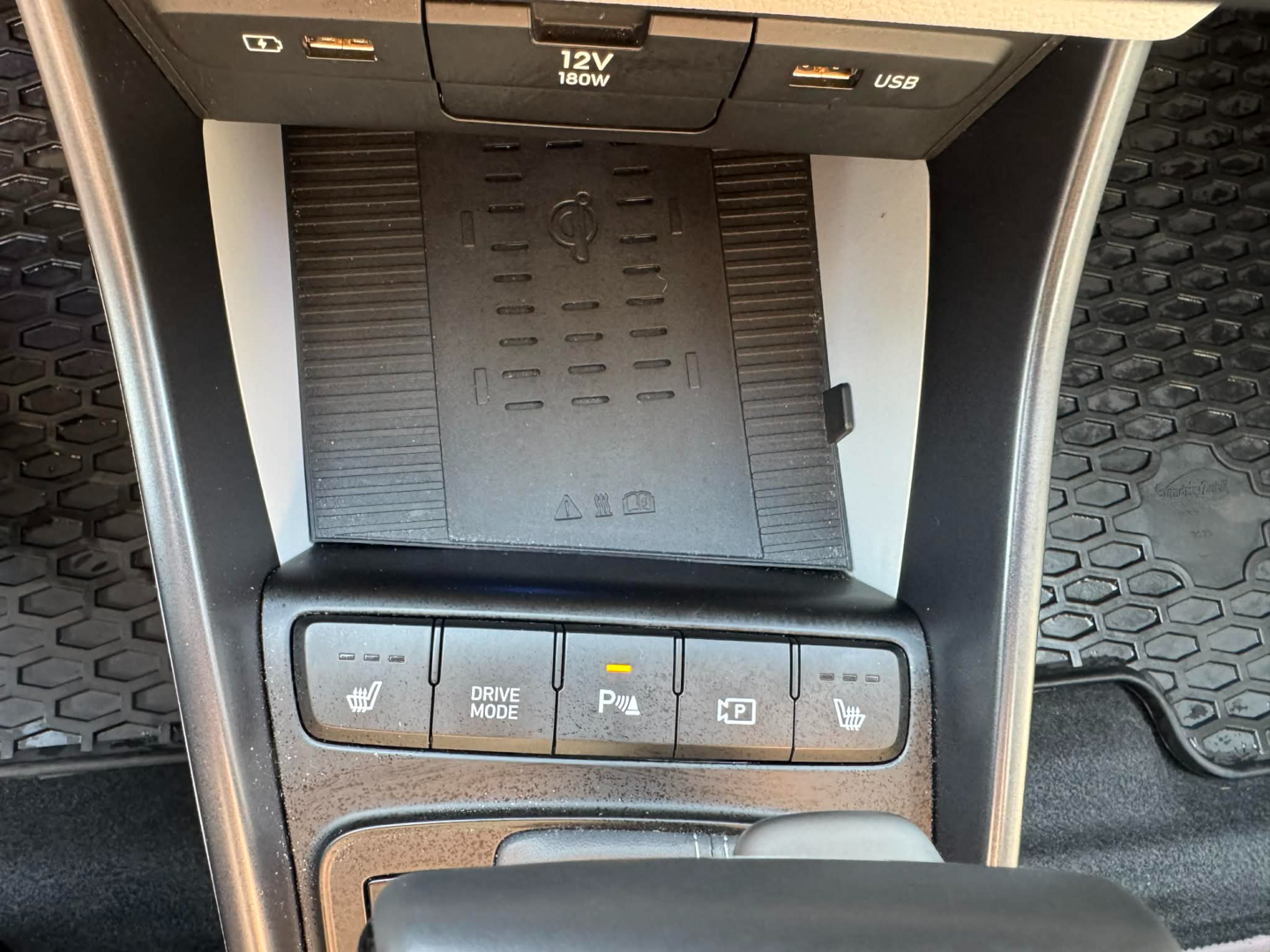 OC199V01117_24.webp_BAYON Style Premium 1.0 T-GDI 88 kW automat