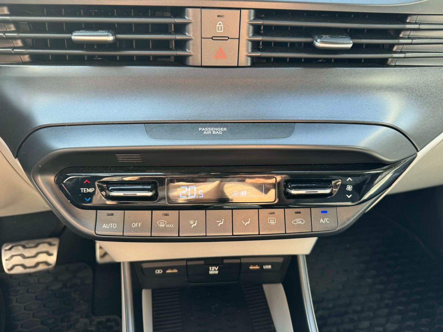 OC199V01117_25.webp_BAYON Style Premium 1.0 T-GDI 88 kW automat