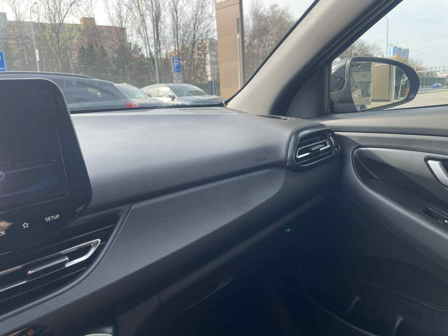 OC199V01120_20.webp_I30 N-line  1.5  103 kW automat