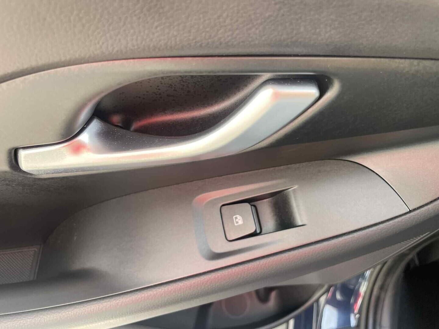 OC199V01120_24.webp_I30 N-line  1.5  103 kW automat