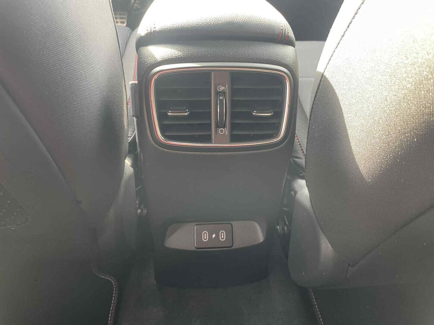 OC199V01120_25.webp_I30 N-line  1.5  103 kW automat