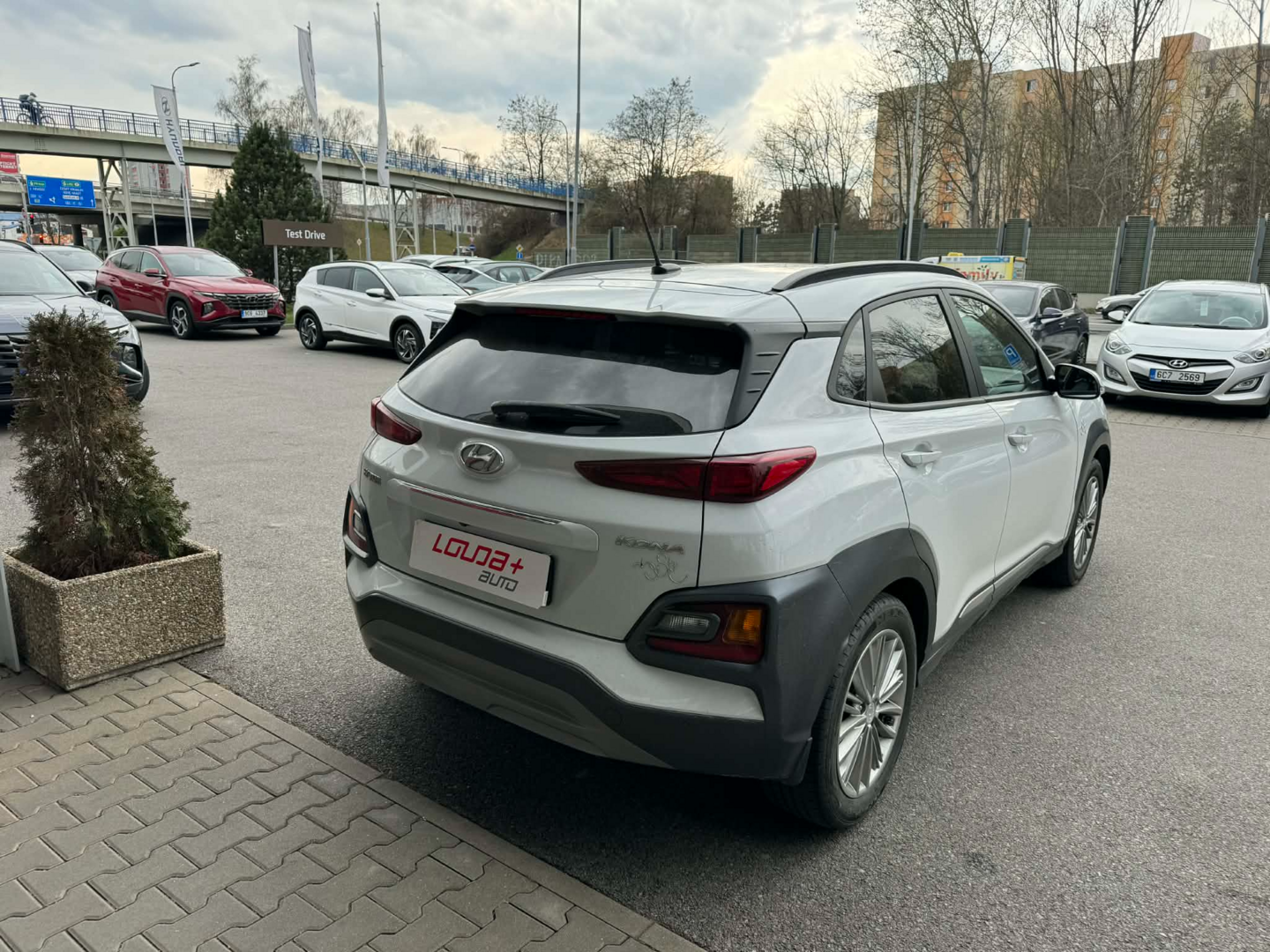 OC199V01121_12.webp_KONA Mystic 1.0 T-GDI 88 kW manuál