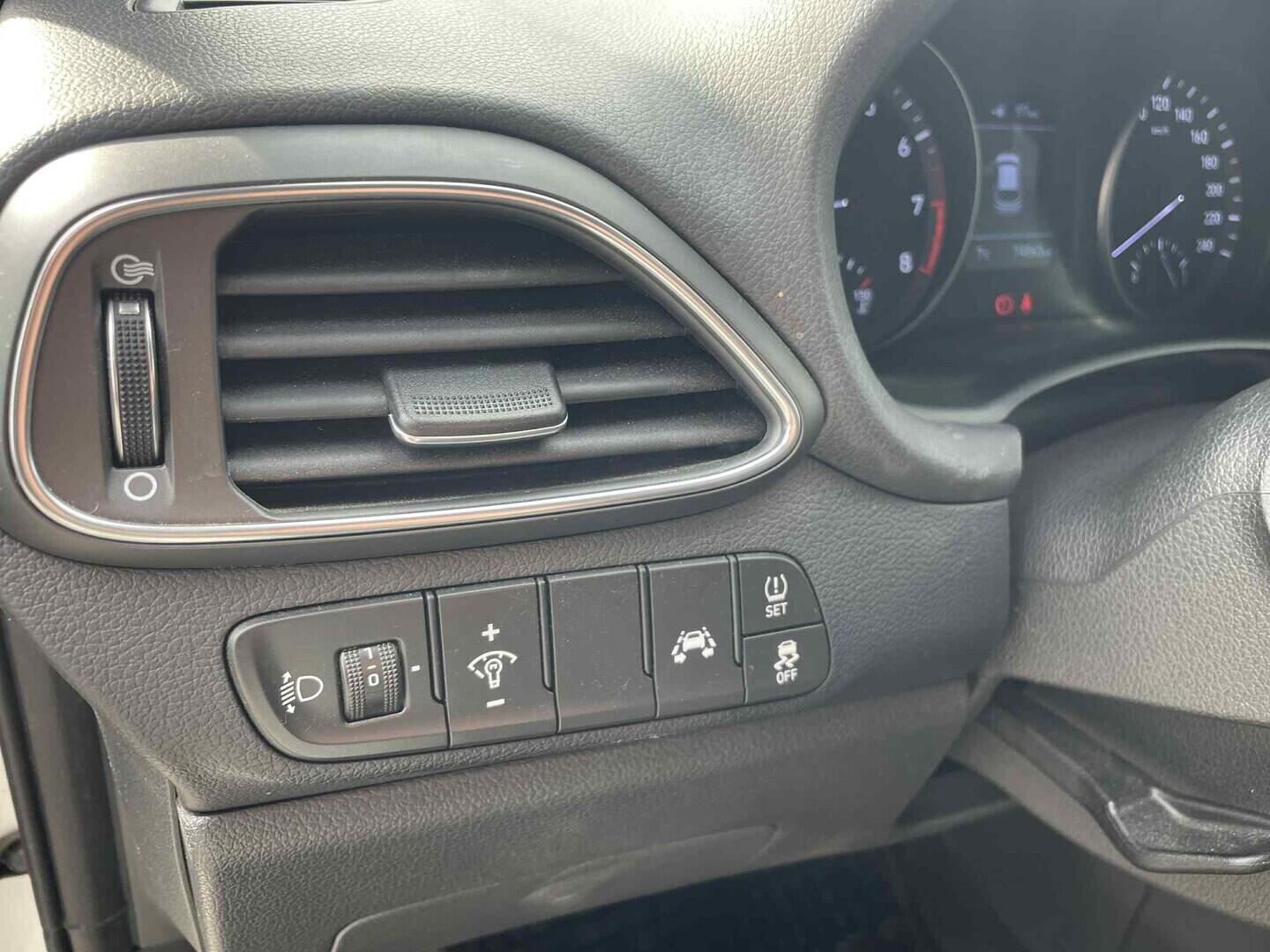 OC199V01122_20.webp_I30 Comfort 1.4 MPI 73 kW manuál