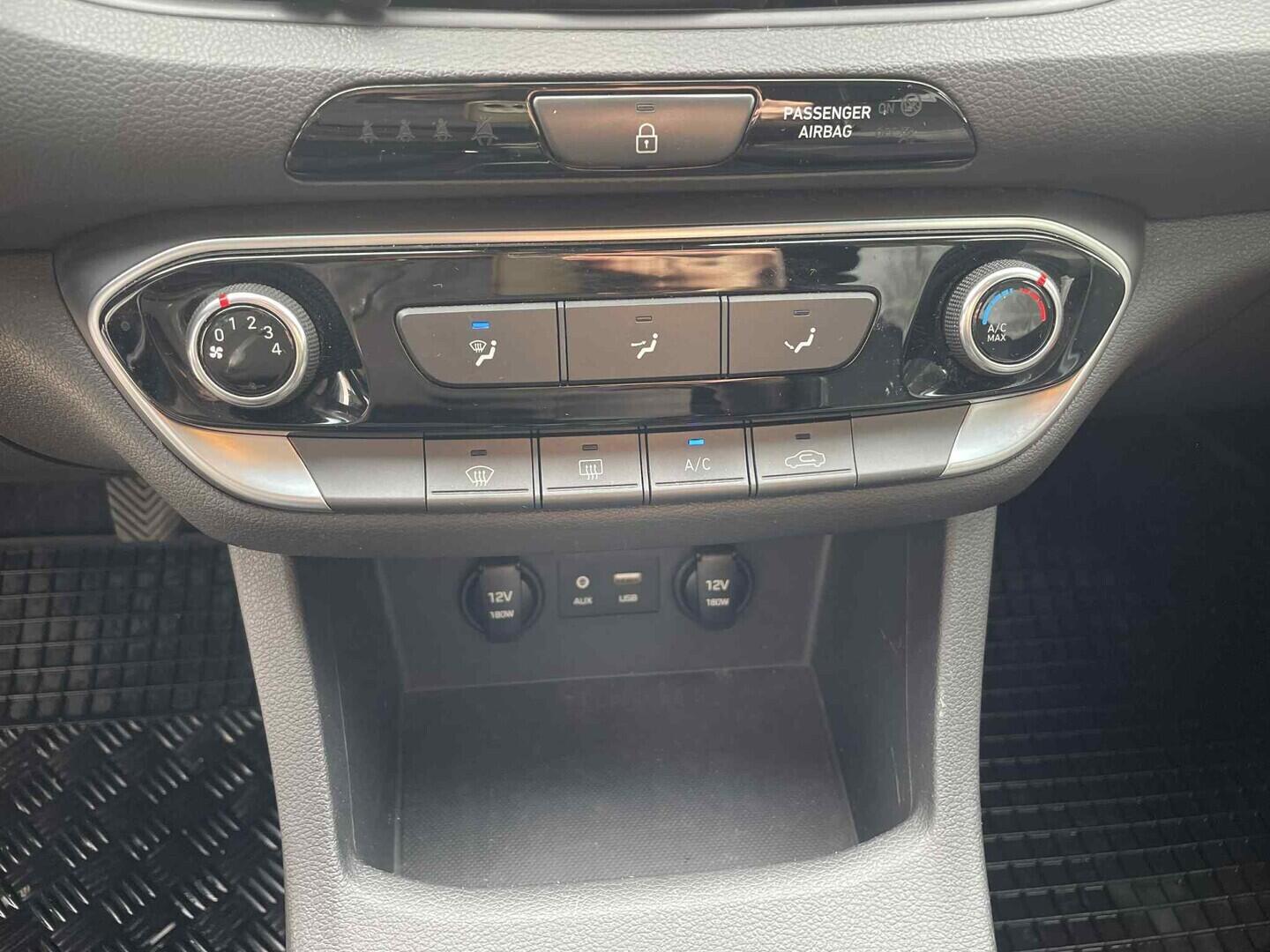 OC199V01122_24.webp_I30 Comfort 1.4 MPI 73 kW manuál