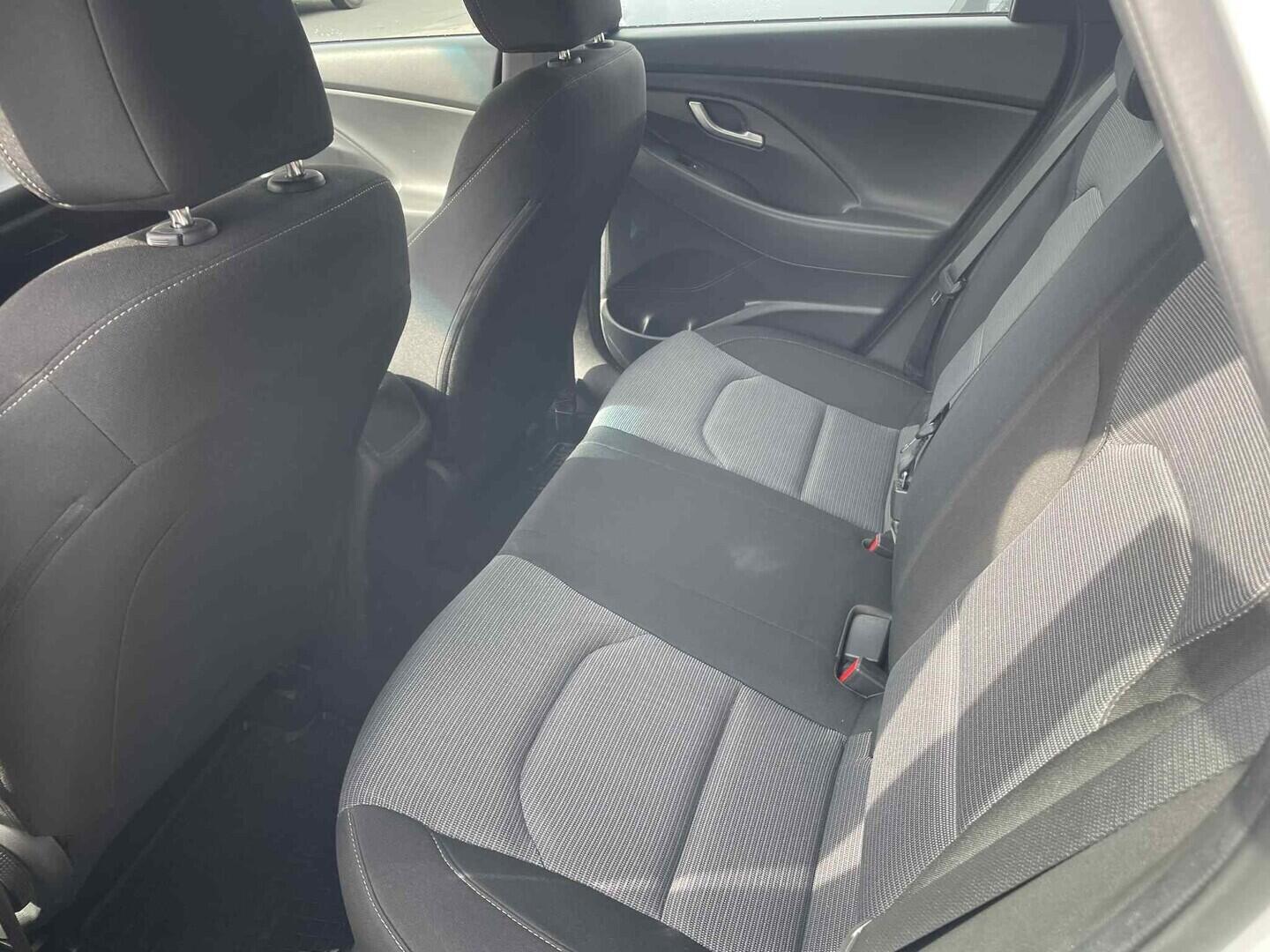 OC199V01122_27.webp_I30 Comfort 1.4 MPI 73 kW manuál