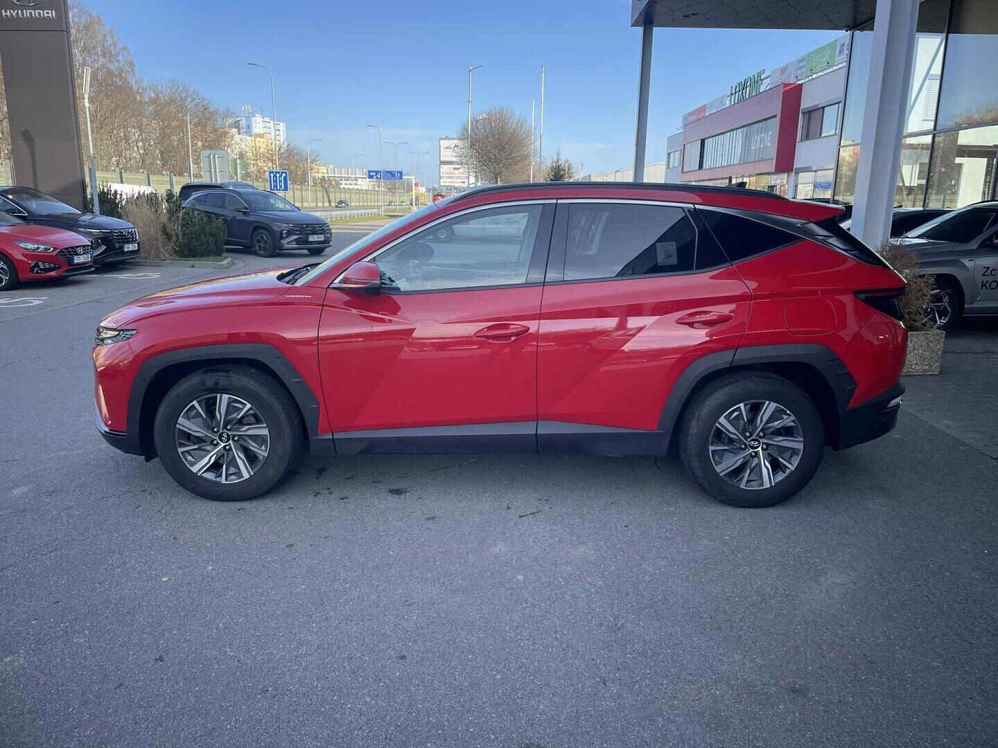 OC199V01123_15.webp_TUCSON Smart nav 1.6 T-GDI 110 kW manuál