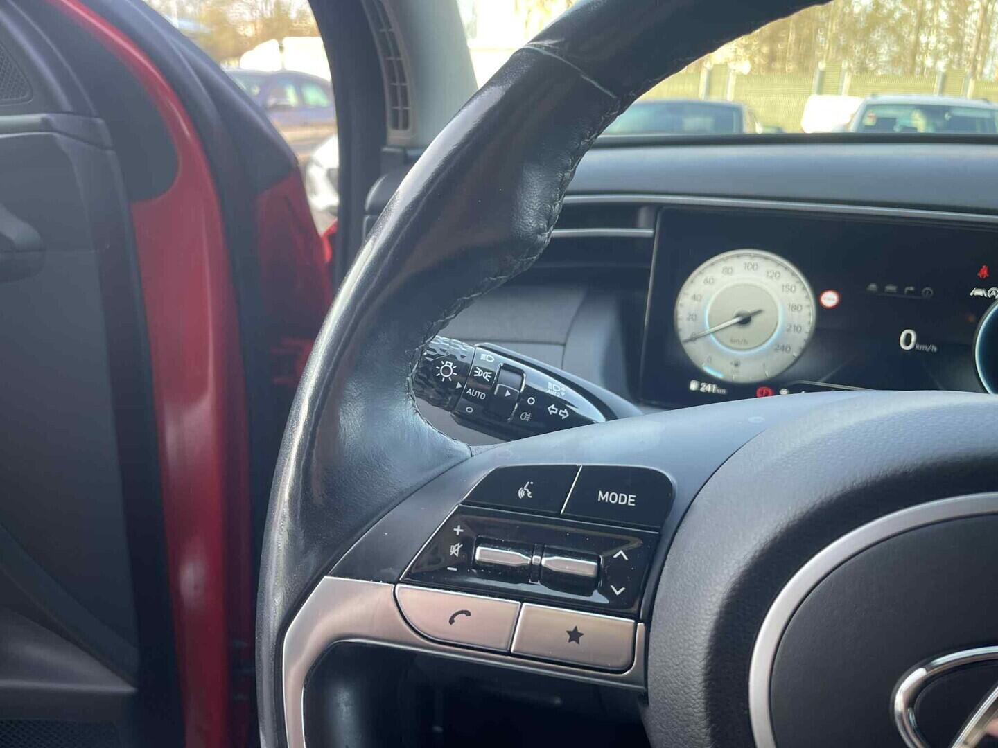 OC199V01123_22.webp_TUCSON Smart nav 1.6 T-GDI 110 kW manuál