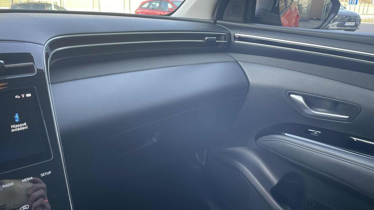 OC199V01123_25.webp_TUCSON Smart nav 1.6 T-GDI 110 kW manuál