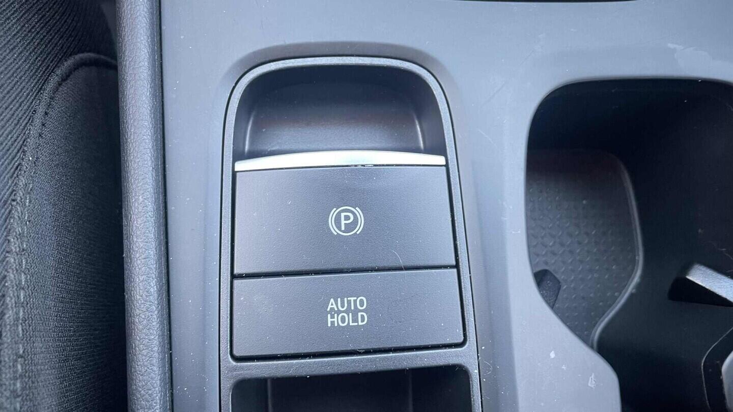 OC199V01123_28.webp_TUCSON Smart nav 1.6 T-GDI 110 kW manuál