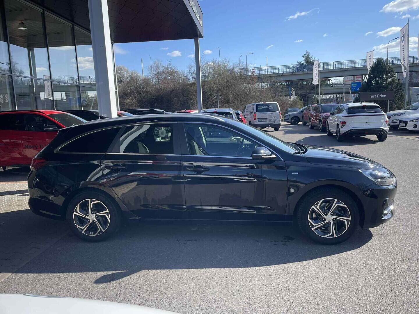 OC199V01124_13.webp_I30 Smart 1.5 T-GDI 117 kW automat