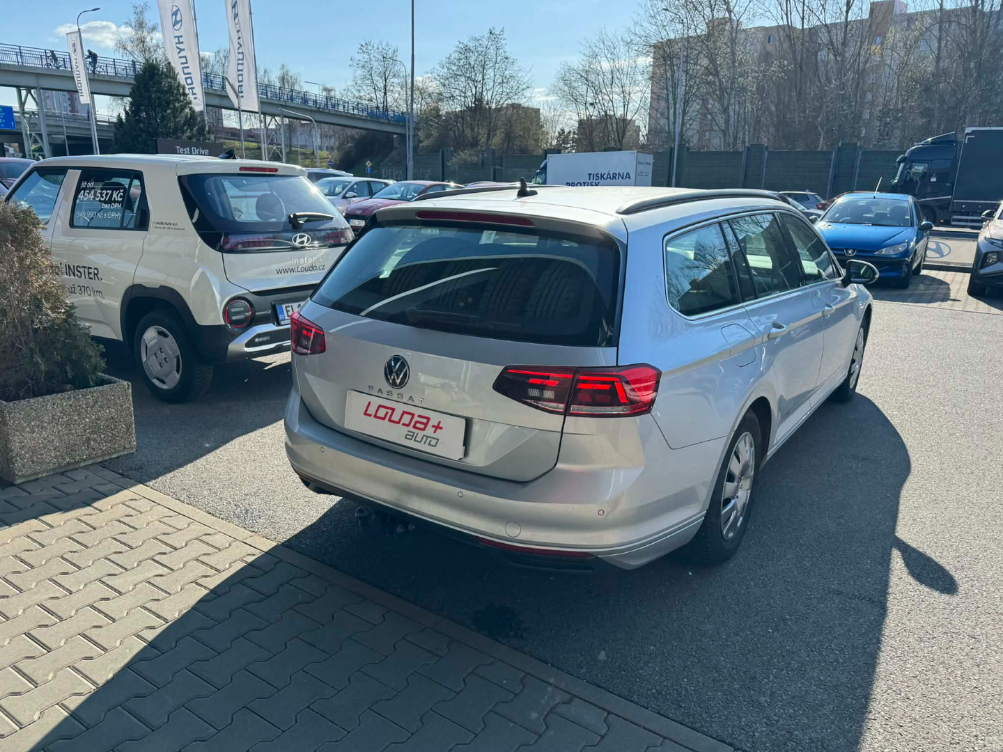 OC199V01129_12.webp_PASSAT Business 2.0 TDI 110 kW manuál