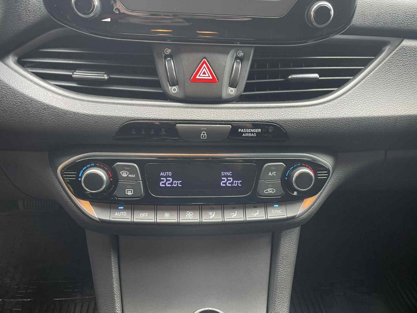 OC199V01130_25.webp_I30 Style 1.6 CRDI 81 kW automat