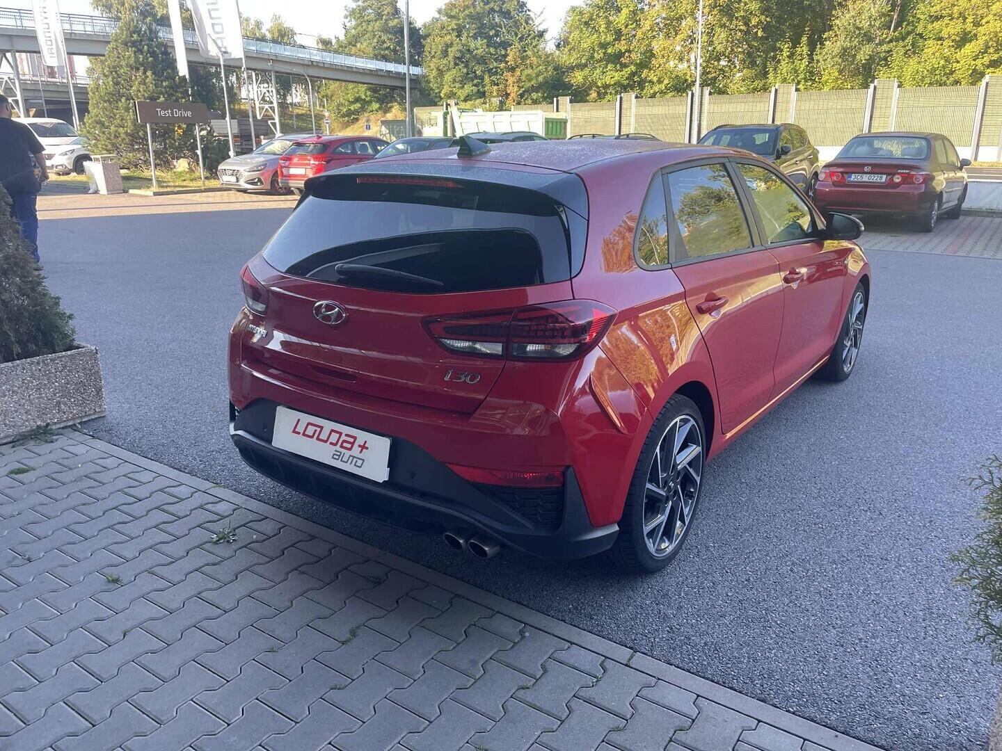 OC199V01148_11.webp_I30 N-line 1.5 T-GDI 117 kW manuál