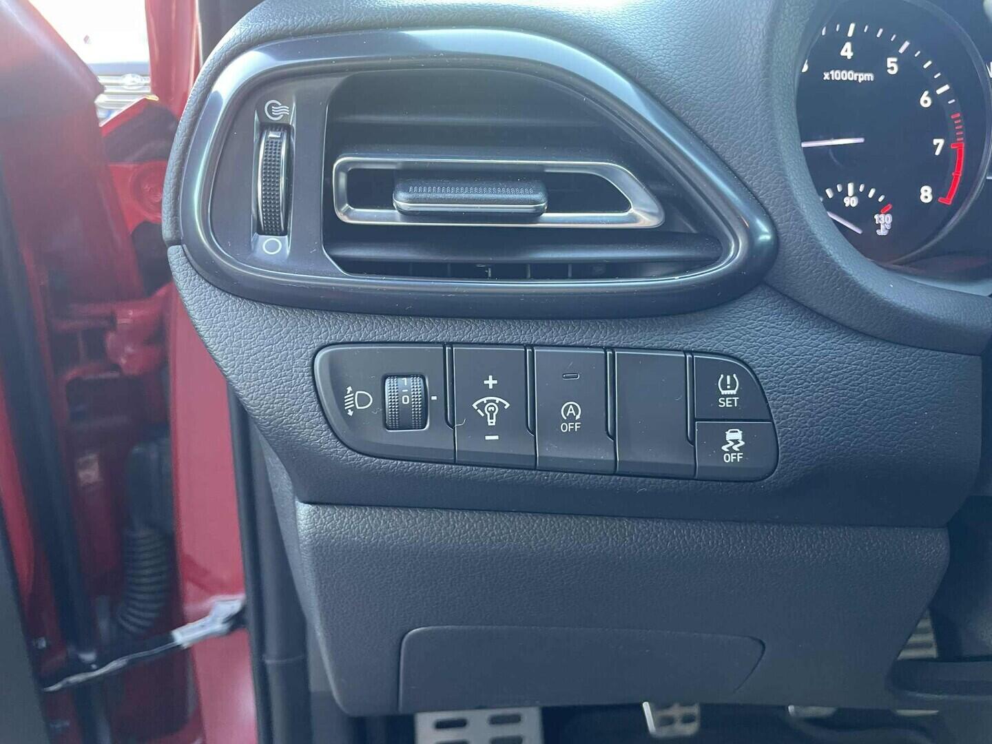 OC199V01148_19.webp_I30 N-line 1.5 T-GDI 117 kW manuál