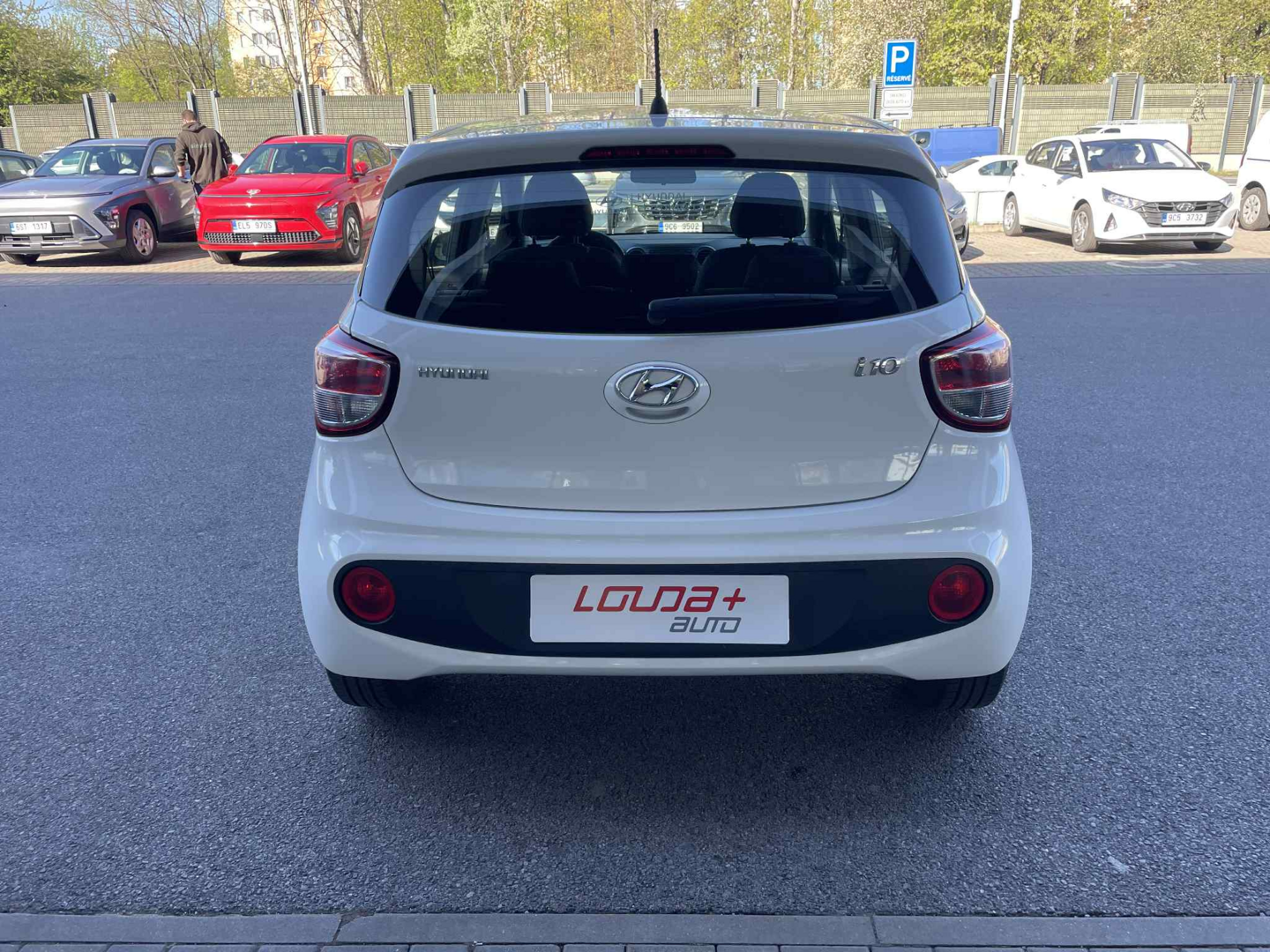 OC199V01159_16.webp_I10 Comfort 1.0 MPI 49 kW manuál