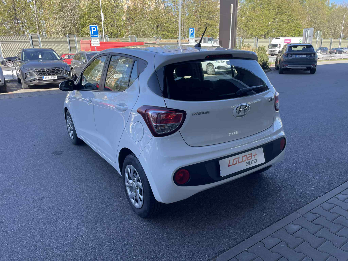 OC199V01159_17.webp_I10 Comfort 1.0 MPI 49 kW manuál