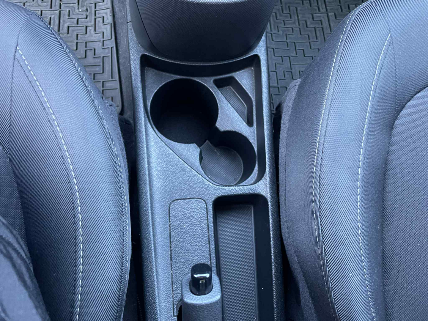 OC199V01159_23.webp_I10 Comfort 1.0 MPI 49 kW manuál