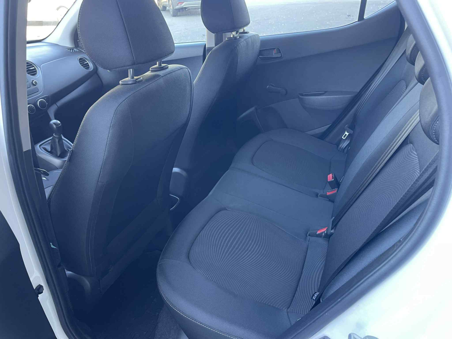 OC199V01159_25.webp_I10 Comfort 1.0 MPI 49 kW manuál