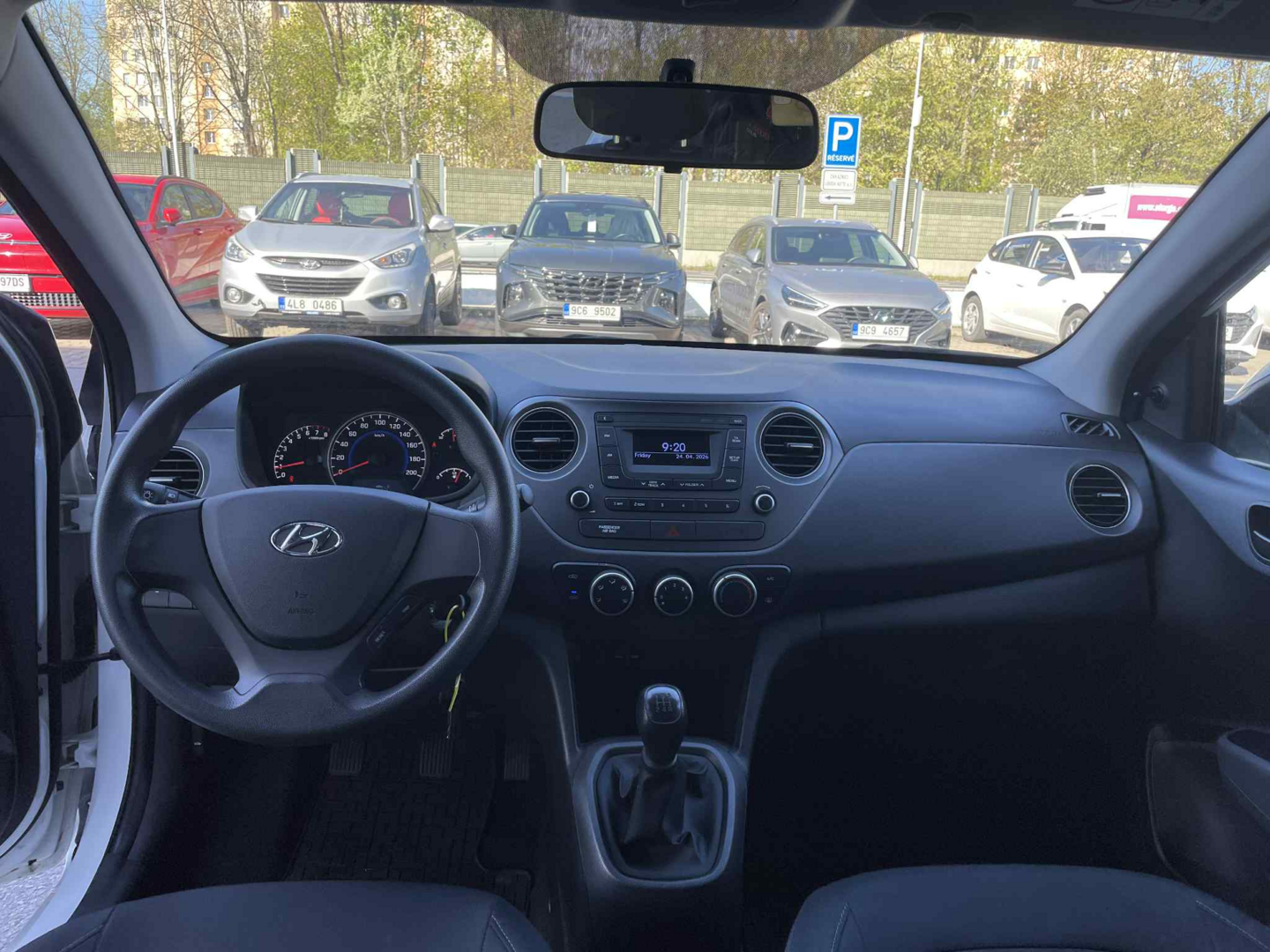 OC199V01159_26.webp_I10 Comfort 1.0 MPI 49 kW manuál