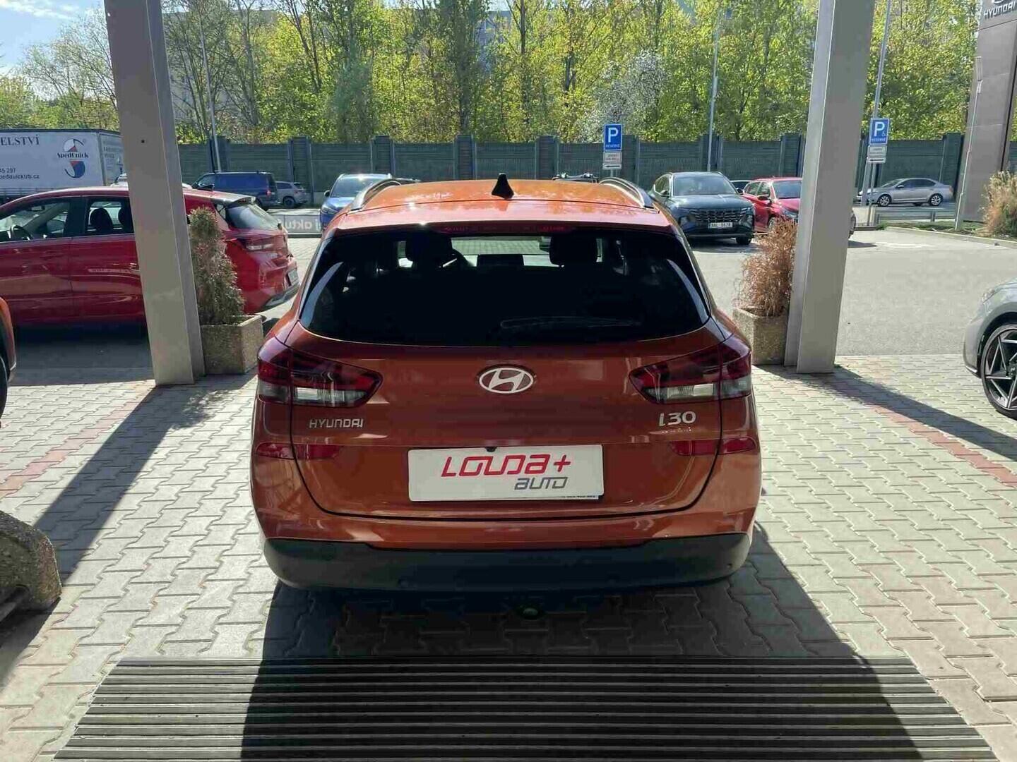 OC199V01163_15.webp_I30 Smart Climate 1.5 DPi 70 kW manuál, DPH