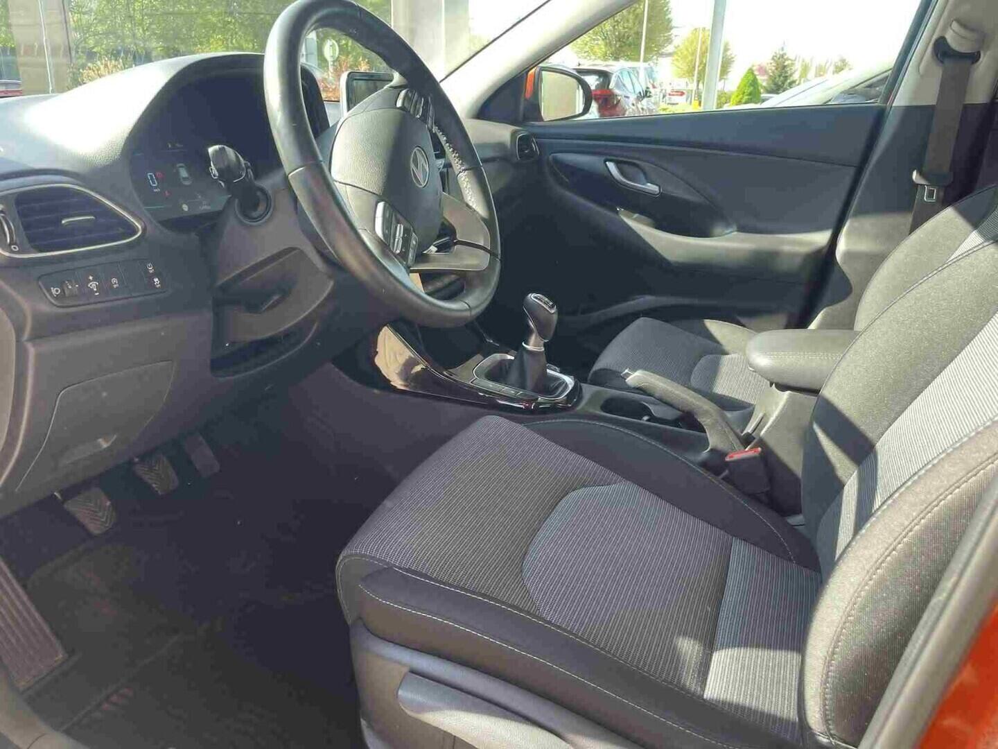 OC199V01163_18.webp_I30 Smart Climate 1.5 DPi 70 kW manuál, DPH