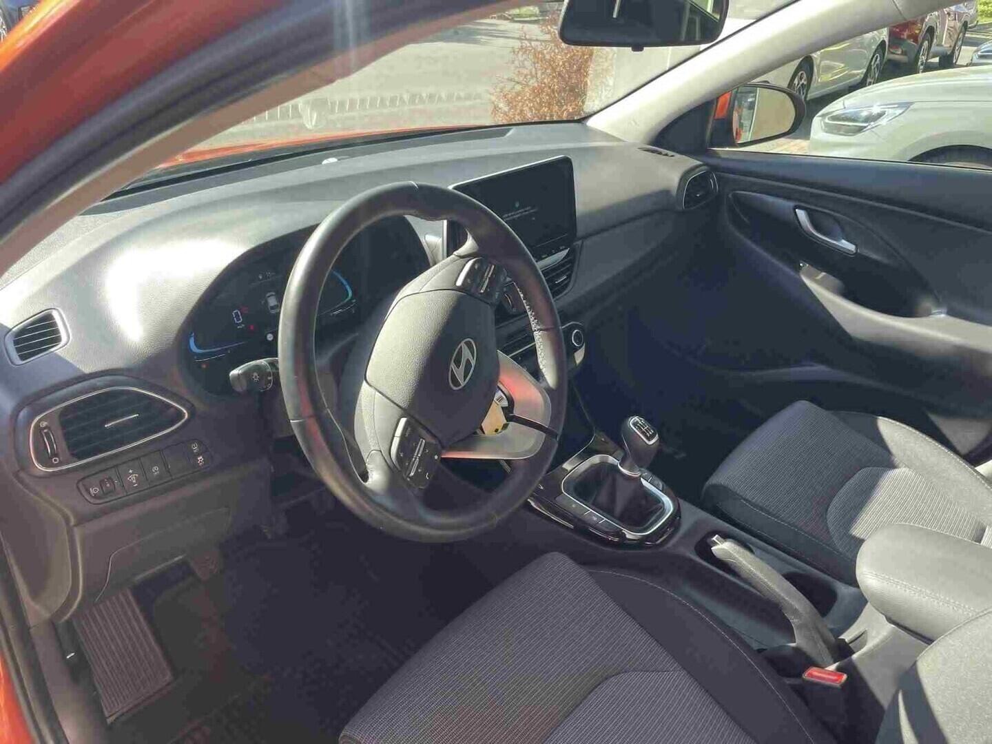 OC199V01163_19.webp_I30 Smart Climate 1.5 DPi 70 kW manuál, DPH