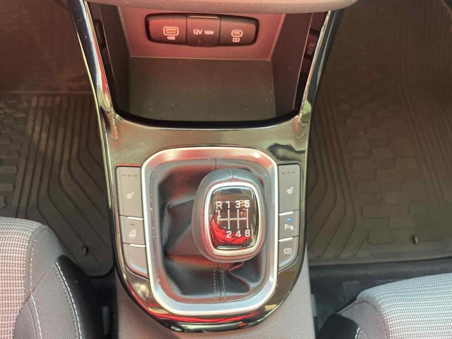 OC199V01163_27.webp_I30 Smart Climate 1.5 DPi 70 kW manuál, DPH