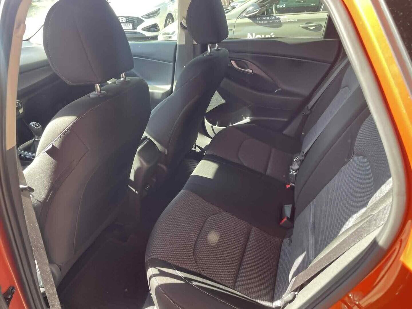 OC199V01163_29.webp_I30 Smart Climate 1.5 DPi 70 kW manuál, DPH