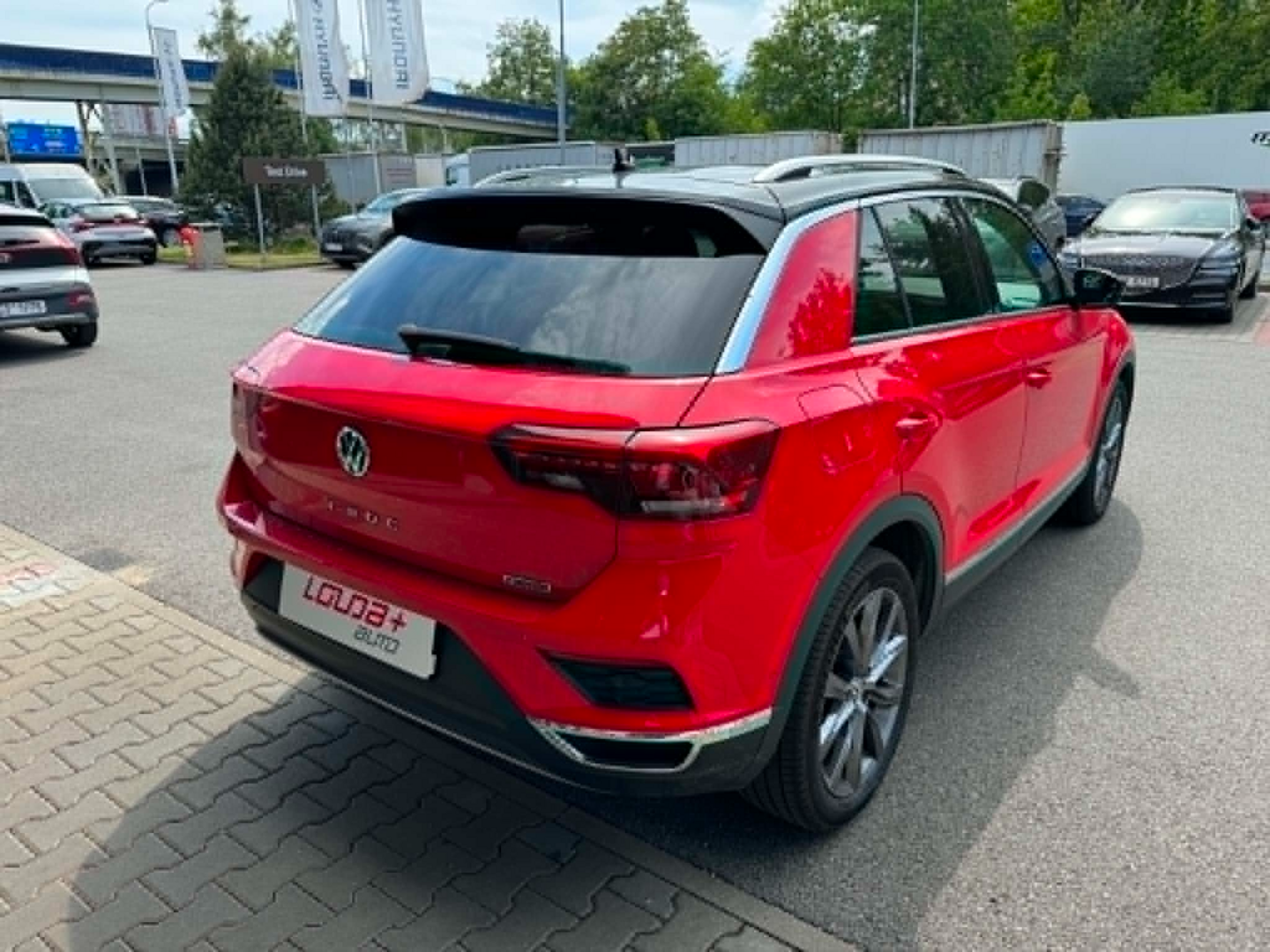 OC199V01194_12.webp_T-ROC Sport 2.0 TSI 140 kW automat