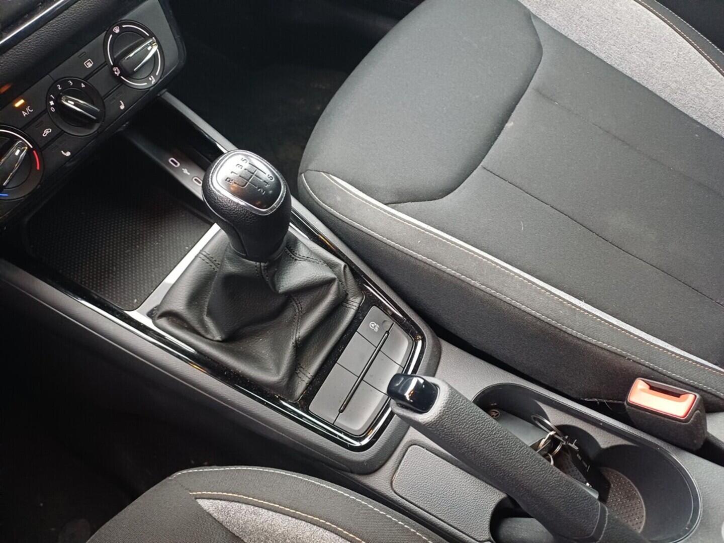 OI199V01630_28.webp_SCALA Selection 1.0 TSI 85 kW manuál, DPH