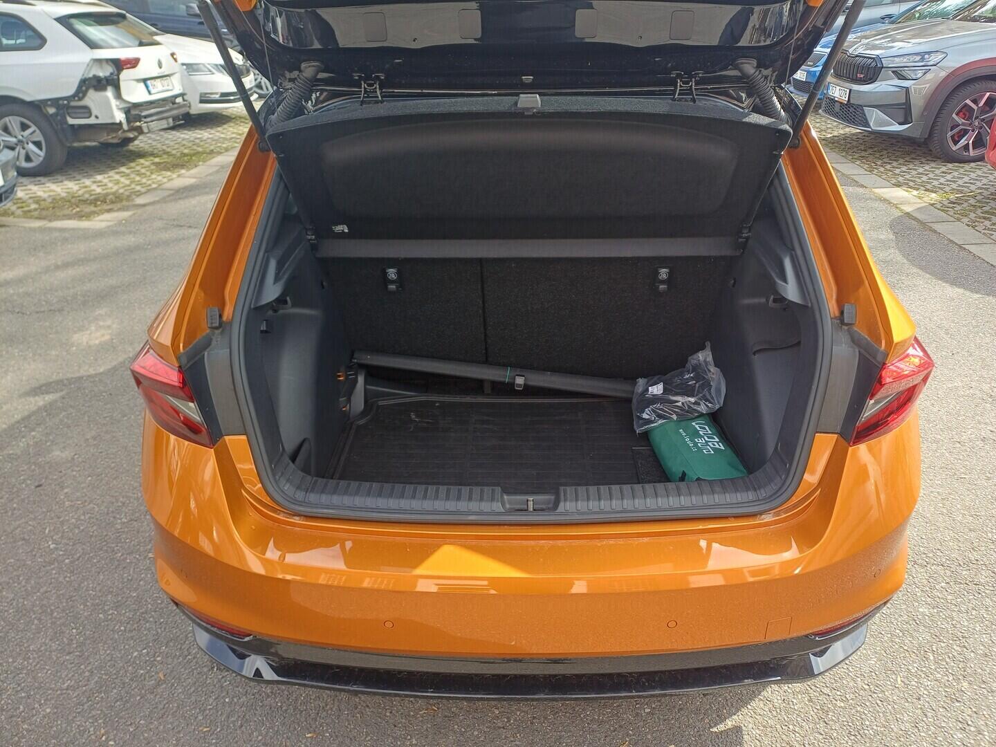 OI199V01680_30.webp_FABIA Monte Carlo 1.0 TSI 85 kW automat, DPH