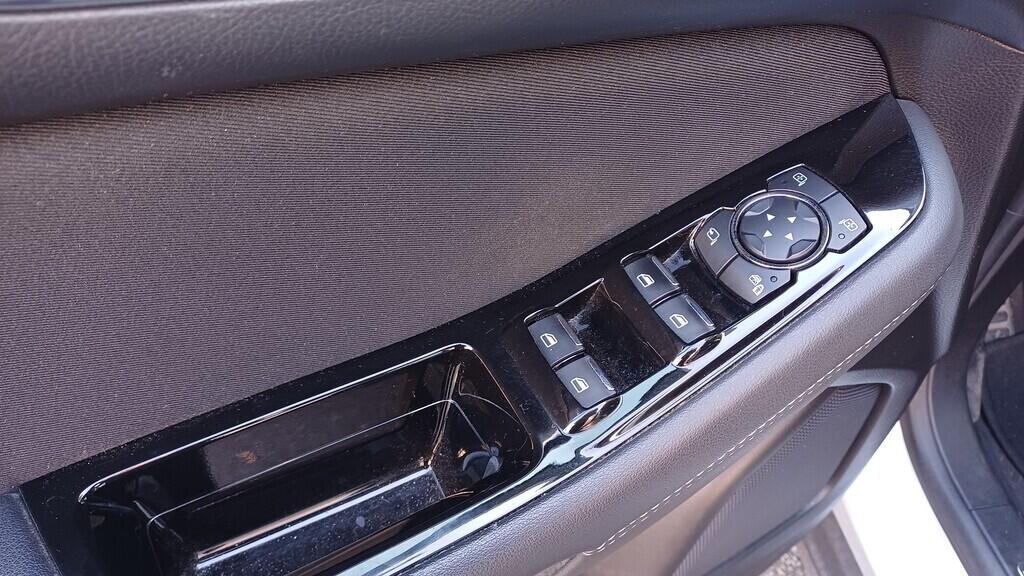 OI199V01690_21.webp_S-MAX Titanium 2.0 TDCI 140 kW automat, DPH